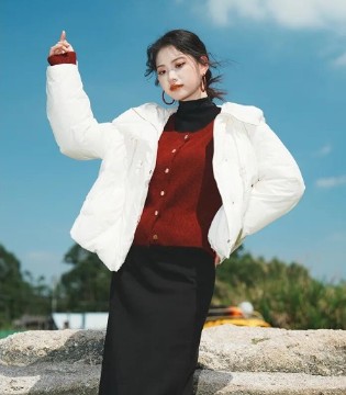 薇薇希（VIVIS）2025羽绒服：以「温柔科技」重构冬日美学，让自在从「绒」生长