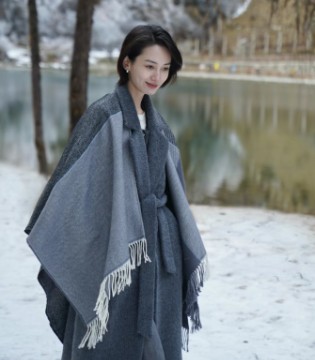 一身绒暖，静候一场雪落——迪赛尼斯2025冬季的温暖邀约