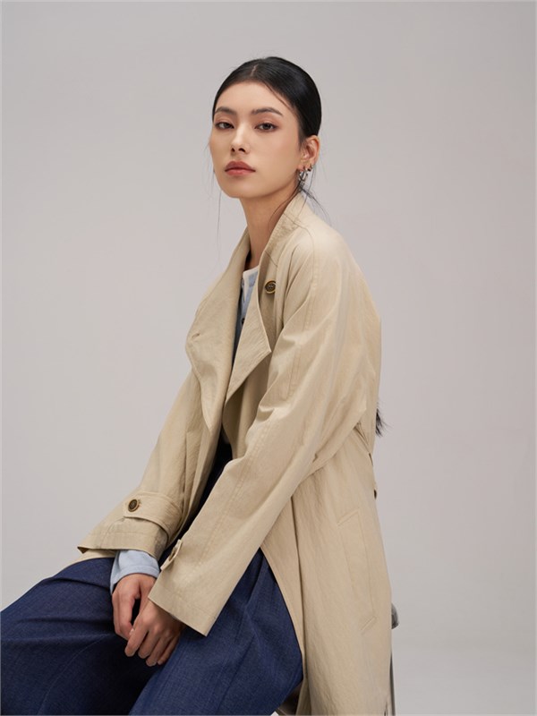 从晨间咖啡到落日余晖:Helen Moda风衣衬衫,穿出法式24小时优雅