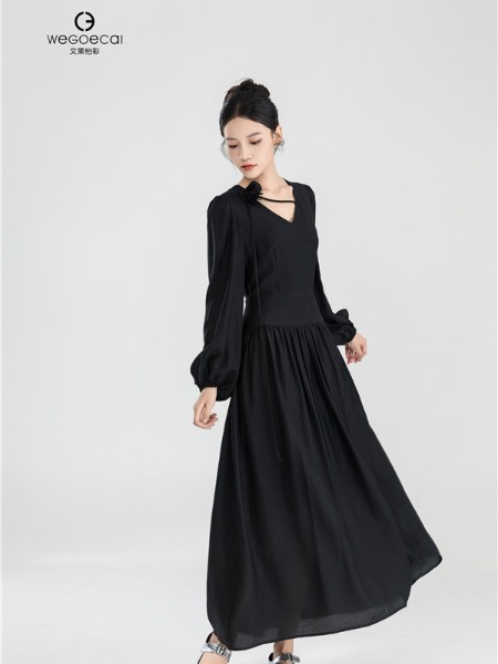 文果怡彩女装品牌2025春季新品