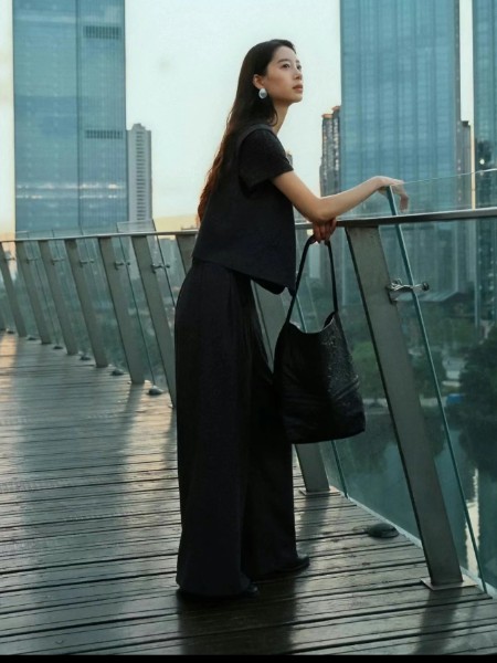 UAU女装品牌时尚复古气质2025秋季新品