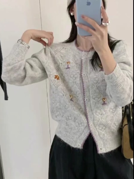 入卡女装品牌最新产品展示