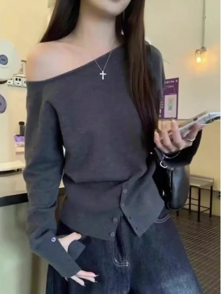 入卡女装品牌最新产品展示
