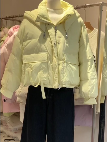 入卡女装品牌最新产品展示