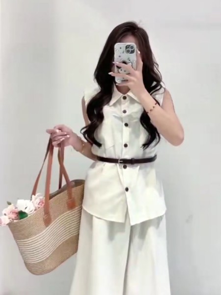 入卡女装品牌最新产品展示