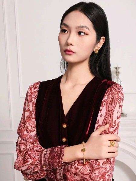 纽方(NEWFOUND纽方)女装品牌最新产品展示
