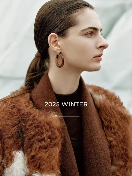 郁香菲(yuxiangfei)女装品牌2025最新产品展示