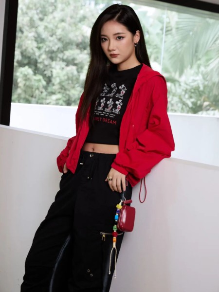 美丽哲学女装品牌2025最新产品展示