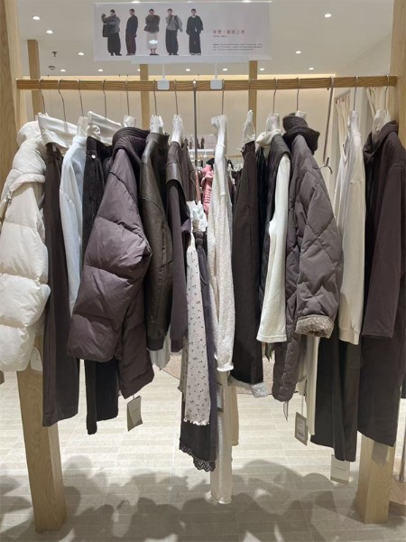 简与媄女装品牌2025年冬季最新产品展示