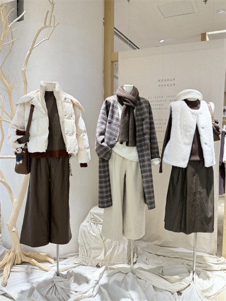 简与媄女装品牌2025年冬季最新产品展示