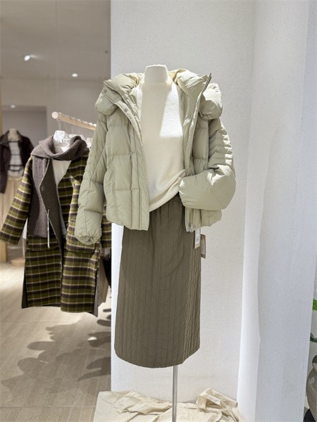 简与媄女装品牌2025年冬季最新产品展示