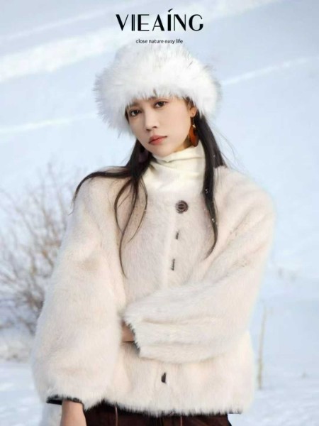 VIEAING薇迎女装品牌2025年冬季最新产品展示