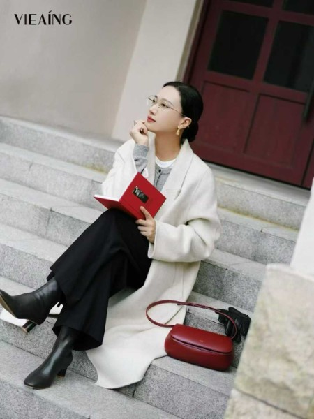 VIEAING薇迎女装品牌2025年冬季最新产品展示