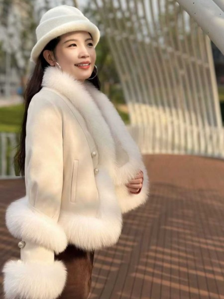 VIEAING薇迎女装品牌2025年冬季最新产品展示
