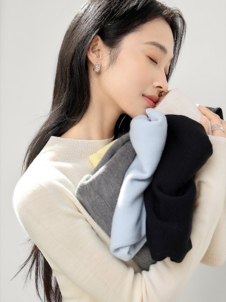 对白女装品牌2025秋冬季最新产品展示