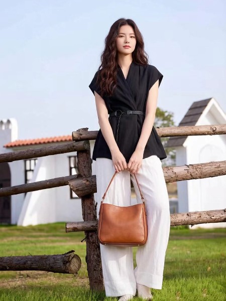 Calabeis/卡拉贝斯(Calabeis)女装品牌最新产品展示